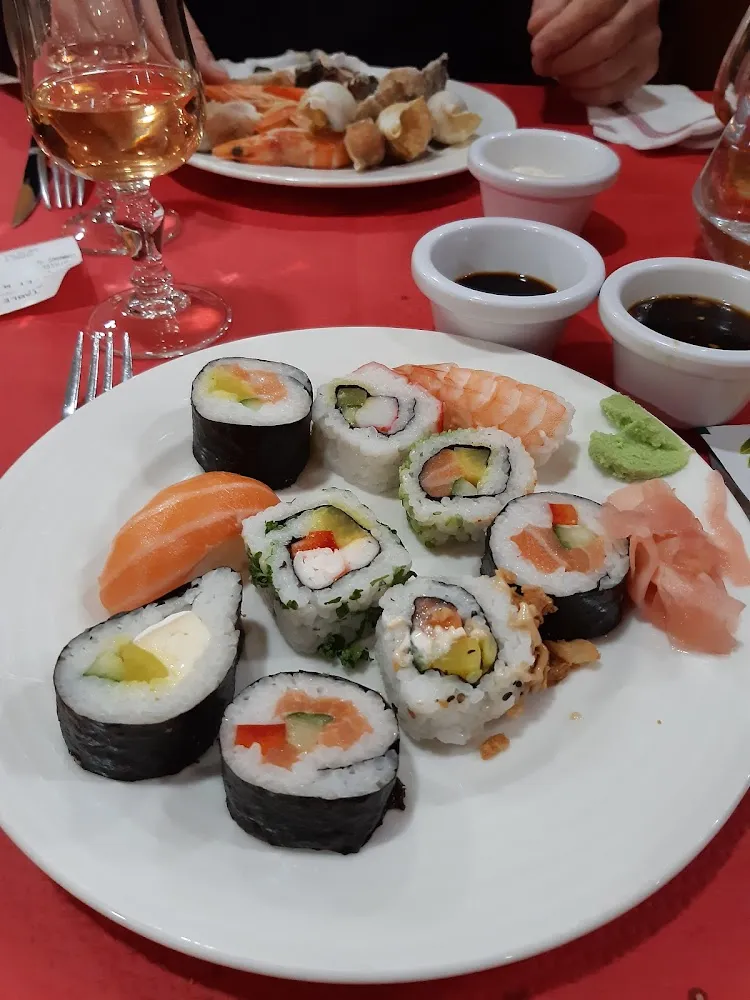 Sushis Et Maki Saumon